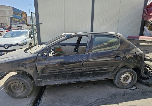 Peugeot 206 Sol Ön Çamurluk