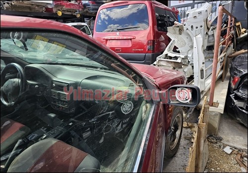 Peugeot 106 çıkma sağ ön cam