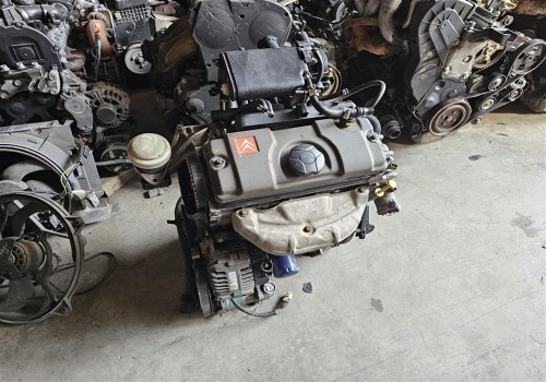 Citroen Saxo çıkma 1.4 çıkma benzinli motor