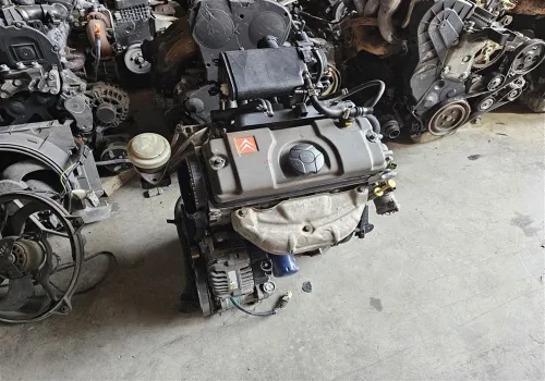 Citroen Saxo çıkma 1.4 çıkma benzinli motor