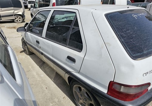 Citroen Saxo çıkma sol arka kapı beyaz