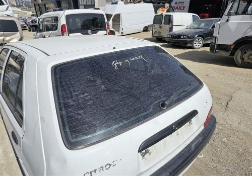 Citroen Saxo çıkma arka cam