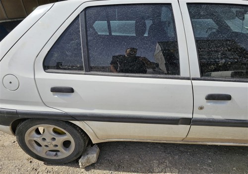 Citroen Saxo çıkma sağ arka kapı beyaz
