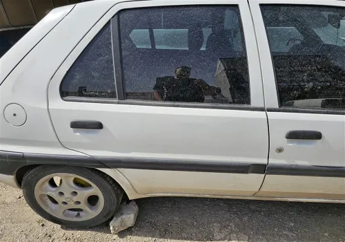 Citroen Saxo çıkma sağ arka kapı beyaz