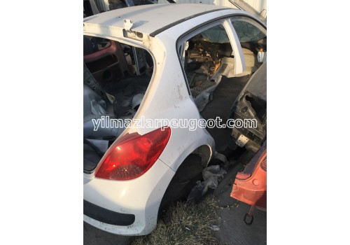 peugeot 207 sağ arka çamurluk 